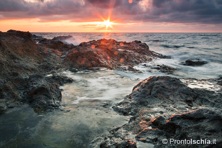 Ischia al tramonto, i più belli dell'isola 11